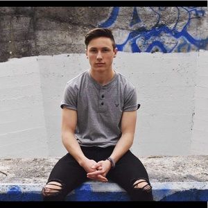 Meet your Posher, Justin j